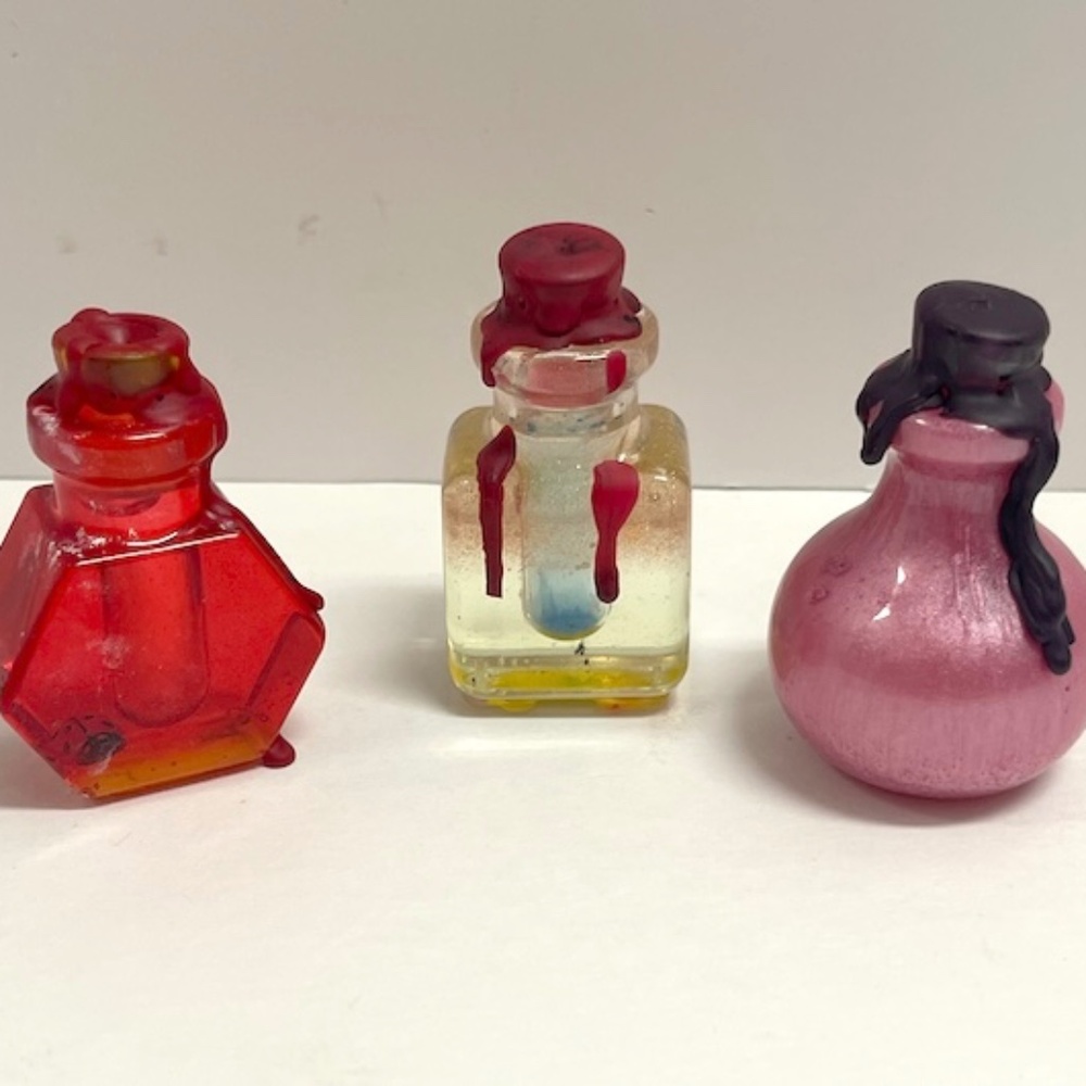 Hand Crafted Resin Glittering Multicolor‎ Miniature Potion Bottles A